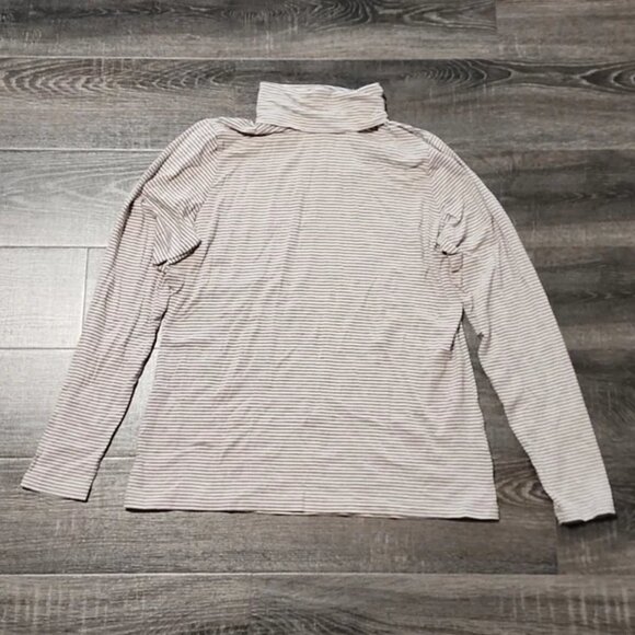 🌷 Lands' End striped Turtleneck 🌷 - Picture 1 of 3